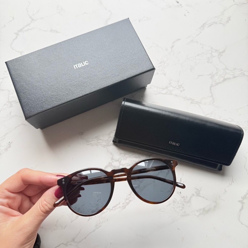 NEW Italic Round Brown Tortoise Sunglasses